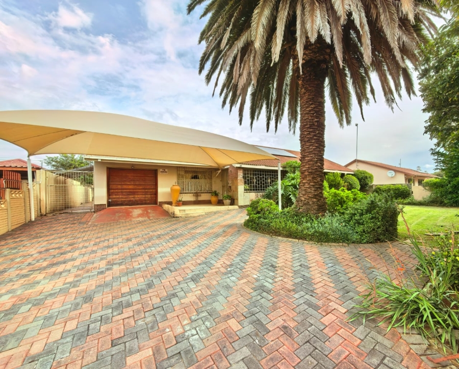 3 Bedroom Property for Sale in Vaalpark Free State